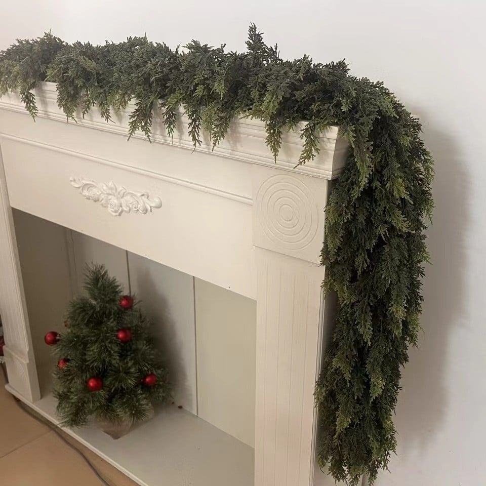 🎄Artificial Cedar Garland — 180cm Lush Greenery for Holiday Decorating