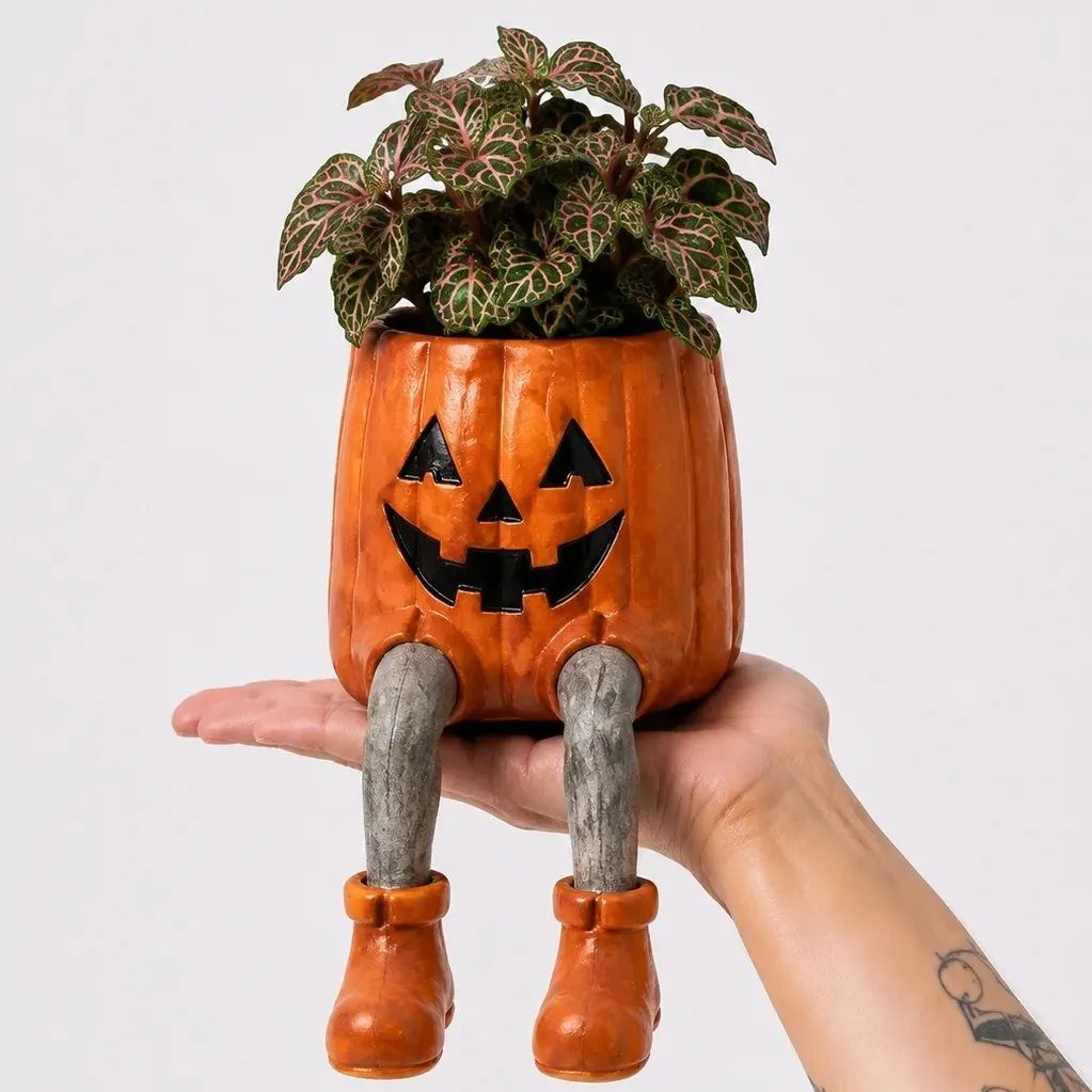🎉49% OFF – 🎃 Halloween Hanging Leg Planter | Hand-Painted Resin Character Pot for Succulents, Shelves, Desks, Porches & Spooky Seasonal Displays 🪴